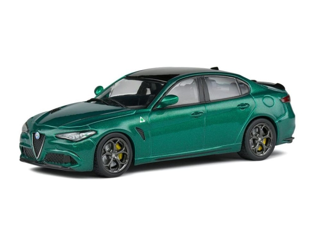 Alfa Romeo Giulia Quadrifoglio, vihreä Alfa Romeo Giulia Quadrifoglio, vihreä