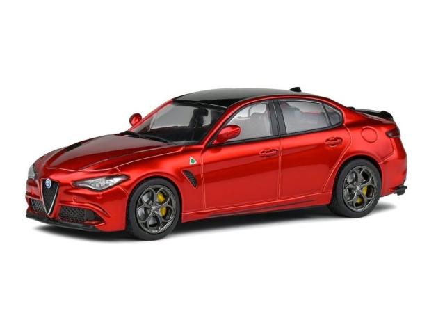 Alfa Romeo Giulia Quadrifoglio, punainen Alfa Romeo Giulia Quadrifoglio, punainen