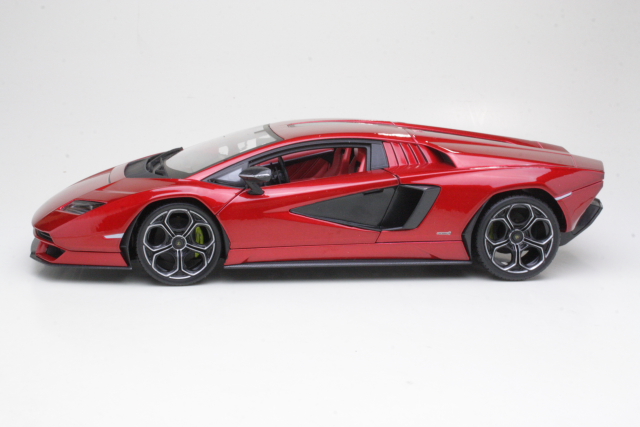 Lamborghini Countach LP800-4 2021, punainen