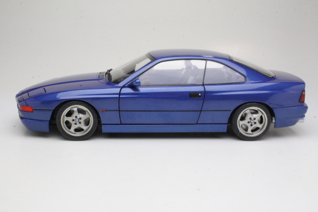BMW 850 CSI (e31) 1990, sininen