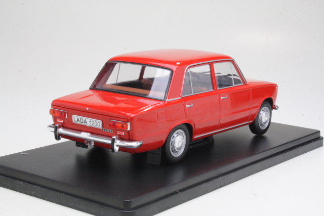 Lada 1200 1970, punainen