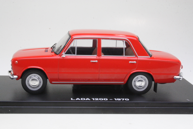 Lada 1200 1970, punainen