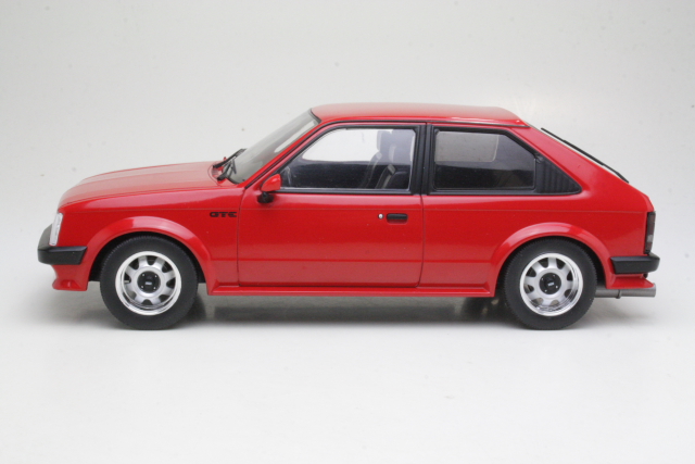 Opel Kadett D GTE 1983, punainen "Tuning"