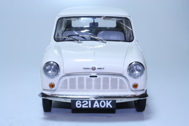 Morris Mini Minor 1959, valkoinen 1:12 - Sulje napsauttamalla kuva