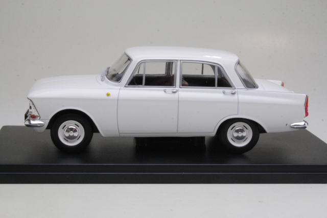 Moskvitch 408 1966, valkoinen