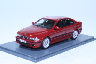 BMW M5 (e39) 2002, punainen