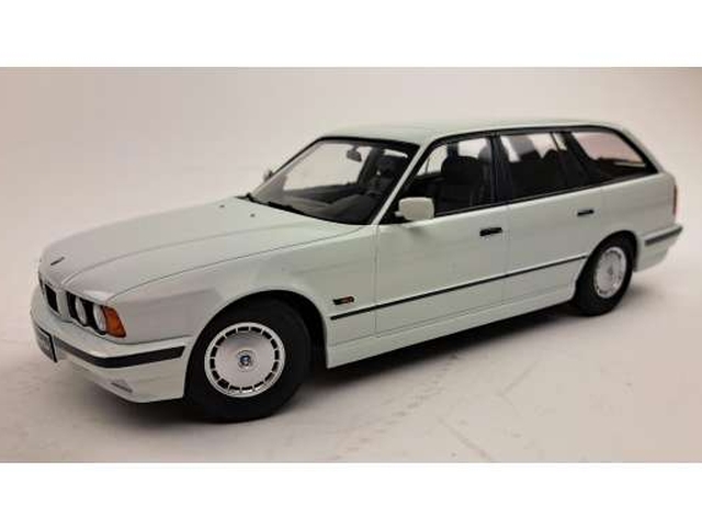 BMW 5-series Touring (e34) 1996, valkoinen