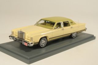 Lincoln Continental Town Car 1977, keltainen