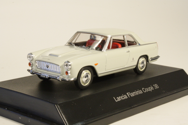 Lancia Flaminia Coupe 3B 1962, valkoinen