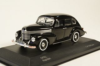 Opel Kapitän 1948, musta