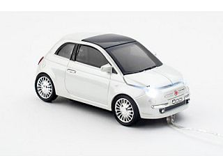 Fiat 500 2007 valkoinen. Johdollinen optinen rullahiiri.
