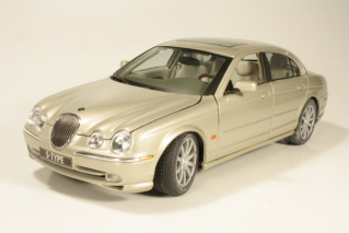 Jaguar S-Type 4.0 V8 Executive 2000, kulta