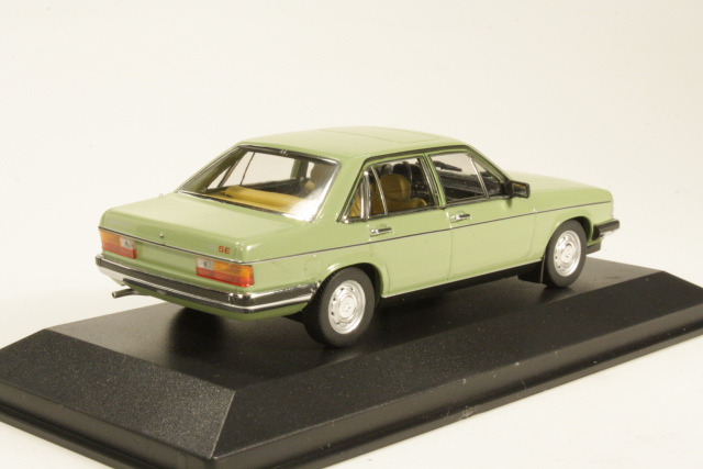 Audi 100GL 1979, vihreä