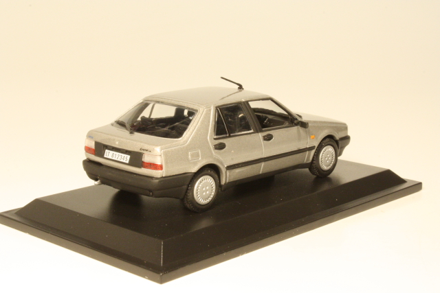 Fiat Croma 1985, metallinharmaa