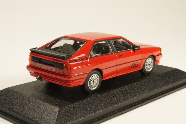Audi Quattro 1981, punainen
