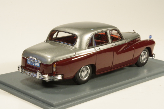 Daimler Majestic Major 1959, harmaa/punainen