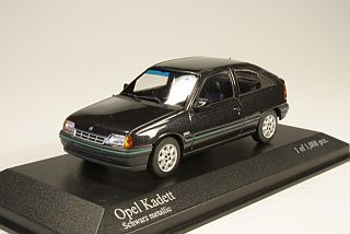 Opel Kadett E 1989, musta