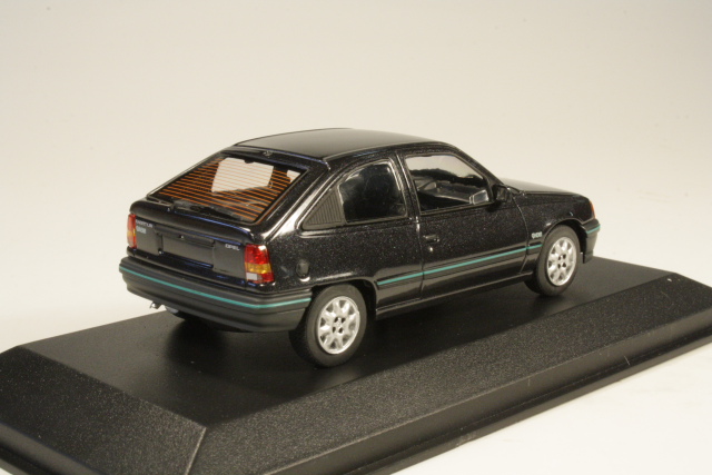 Opel Kadett E 1989, musta