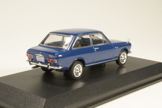 Nissan Sunny 1000 1966, sininen