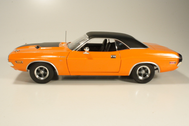 Dodge Challenger R/T 1970, oranssi