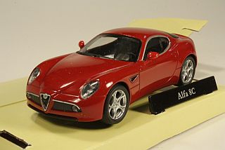 Alfa Romeo 8C, punainen