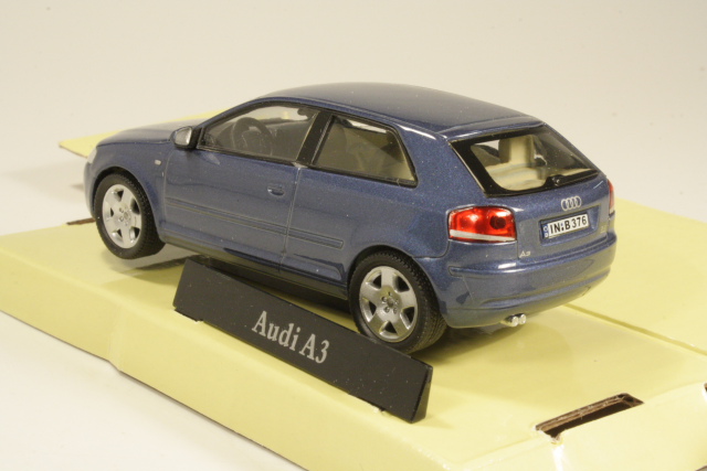 Audi A3, sininen