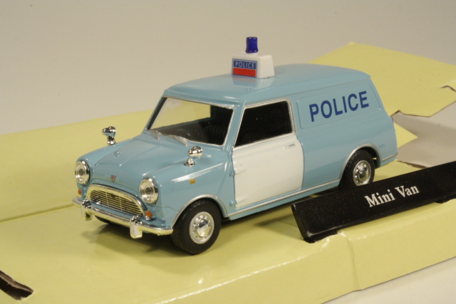 Mini Van, Police