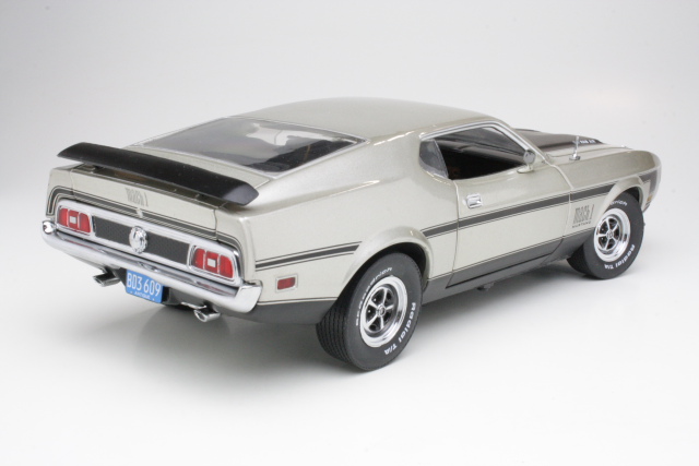 Ford Mustang Mach 1 1971, beige