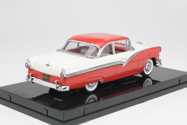 Ford Fairlane 1956, punainen/valkoinen