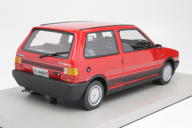 Fiat Uno Turbo i.e. 1987, punainen