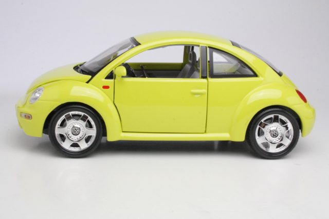 VW New Beetle 1998, keltainen