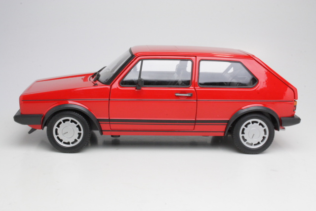 VW Golf 1 GTi 1983, punainen