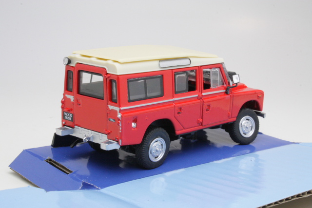 Land Rover 109 Safari, punainen