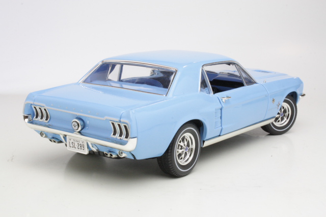 Ford Mustang Coupe 1967, sininen "Lone Star"