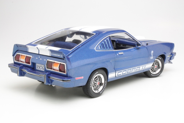 Ford Mustang Cobra II 1976, sininen
