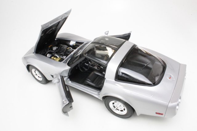 Chevrolet Corvette C3 Coupe 1982, silver [WEL12546S] - 44,95