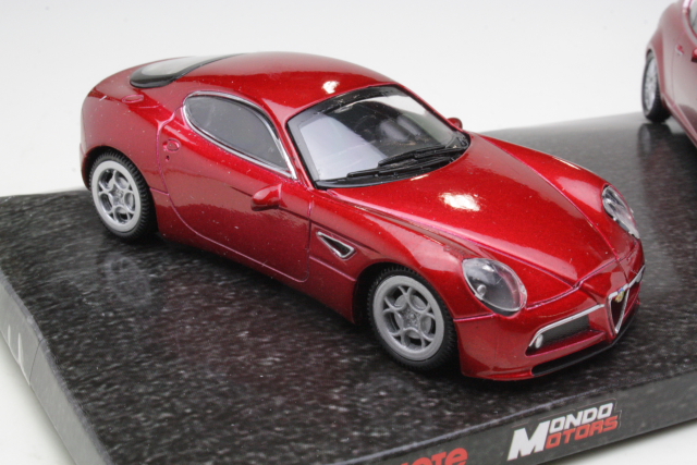 M4 1/43 - Alfa Romeo 8C Competizione 2008 Rouge - Miniature Collection Avec Boîte