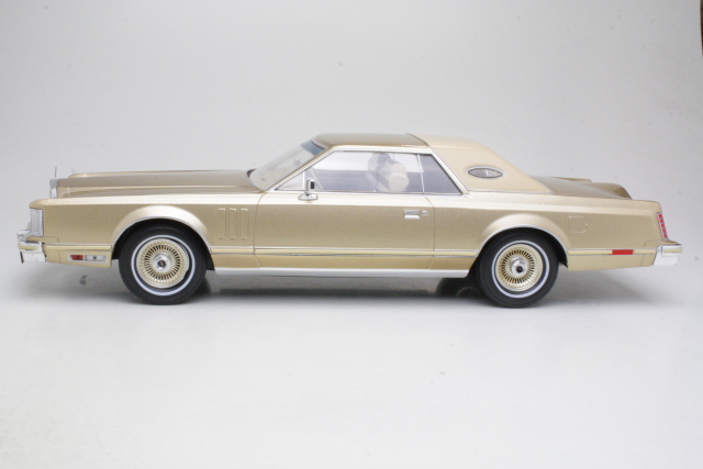 1978 Lincoln Contintal Mark V: A Cinnamon Gold Time Capsule