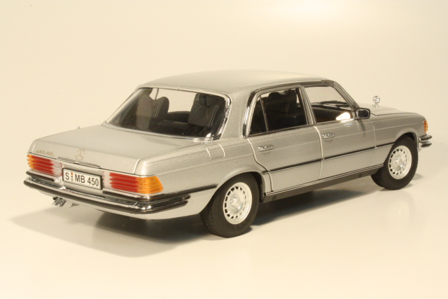 Mercedes 450 SEL (W116) US TV-Version 1979 - silver green 1:18 – Thomas Langejürgen