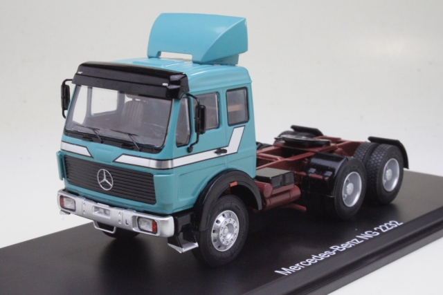 PREMIUM CLASSIXXS, MERCEDES-BENZ NG 2232 6x4 Turquoise, échelle 1/43, PRX47110