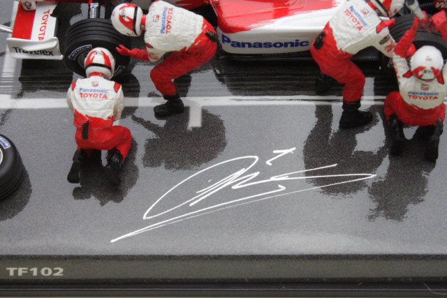 Toyota TF102, F1 2002, M.Salo Pitstop diorama - SIGNED [343100066