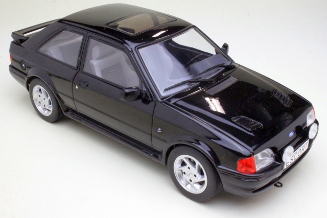 Ford Escort MK4 RS Turbo 1986 - Neo Scale Models 1/43 - Noir - NEUF