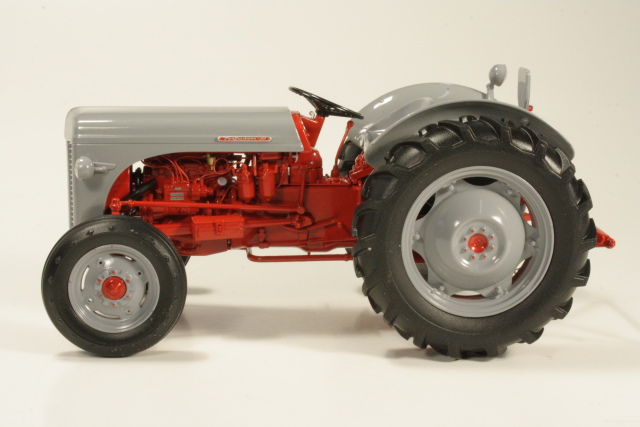 Ferguson FF 30 DS 1957, grey [UH4118] - 64,95€ : Automodels, Scale