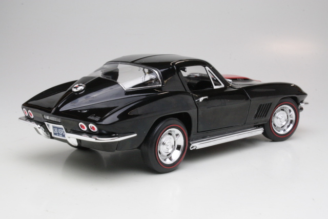 Chevrolet Corvette C2 Sting Ray L88 427 1967, musta - Sulje napsauttamalla kuva