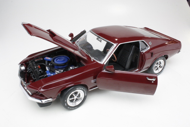 Ford Mustang Boss 429 1969, tummanpunainen