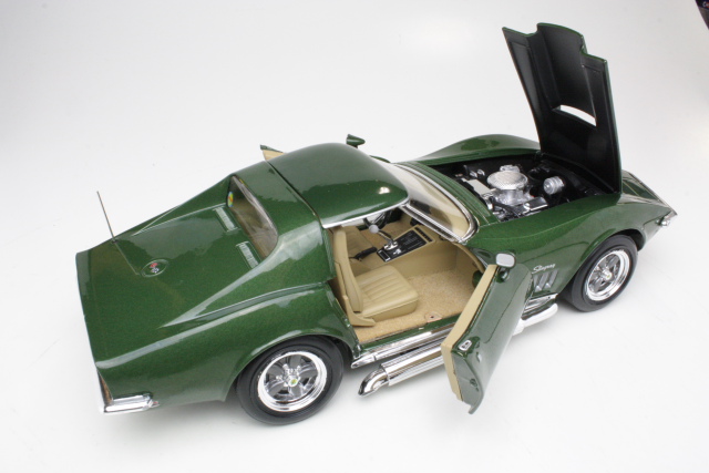 Chevrolet Corvette C3 Stingray 482 1969, dark green