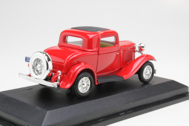 Ford 3-Window Coupe 1932, punainen - Sulje napsauttamalla kuva