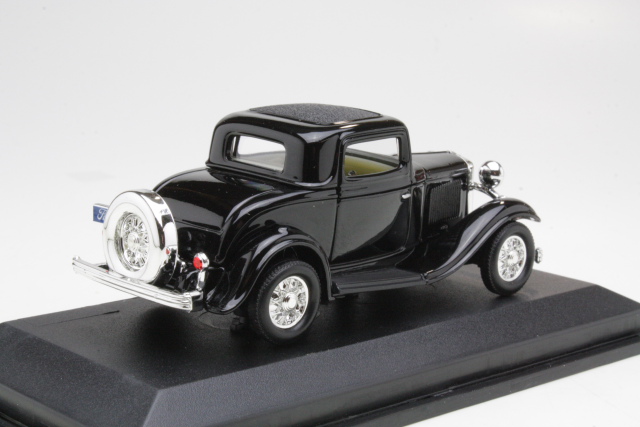 Ford 3-Window Coupe 1932, black