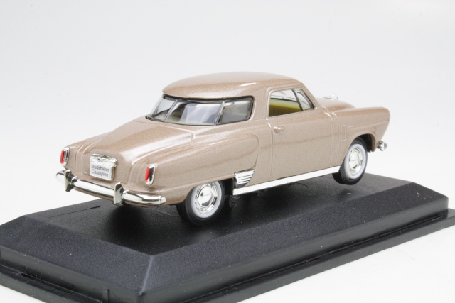 Studebaker Champion 1950, beige