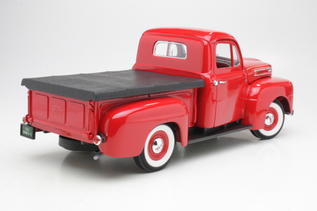 Ford F-1 Pick-Up 1948, red